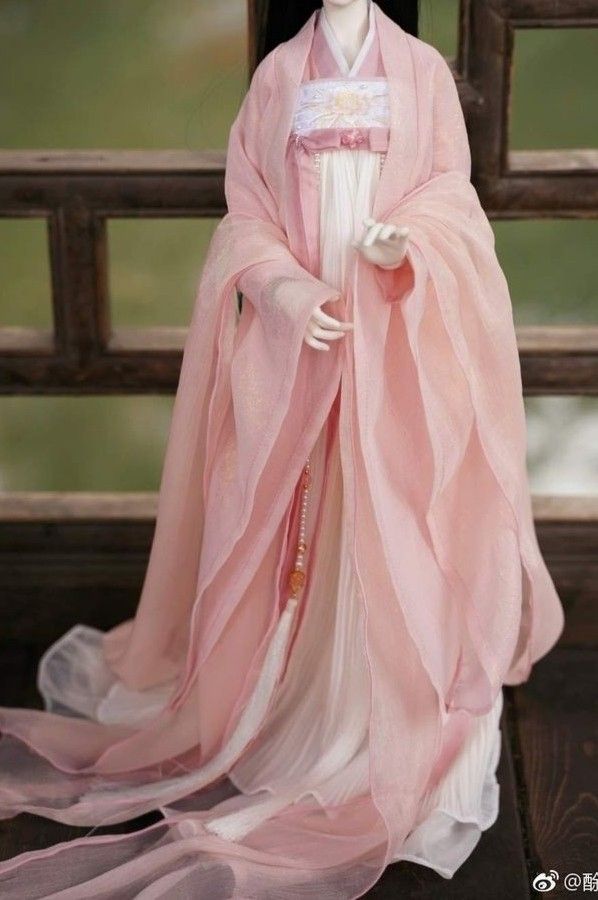 Elegant Silk Cheongsam Dress:A Blend of Tradition and Modernity Elegant Silk Cheongsam Dress:A Blend of Tradition and Modernity
