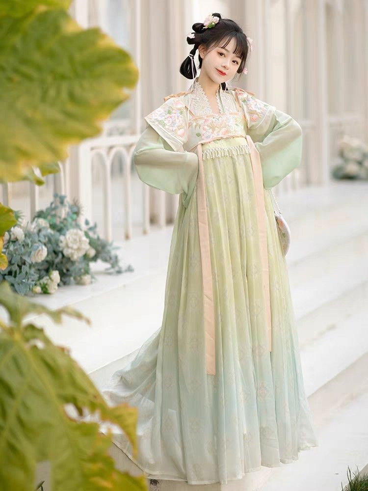 Traditional Charm Meets Modern Grace:The Evolution of Girls Hanfu Skirts in Childrens Fashion Traditional Charm Meets Modern Grace:The Evolution of Girls Hanfu Skirts in Childrens Fashion