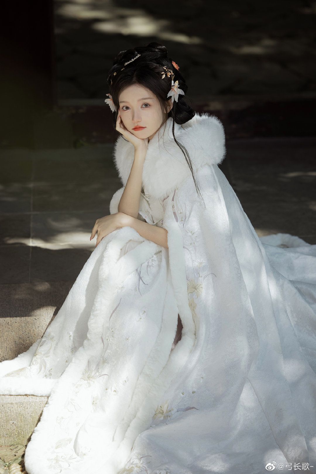 The Enchantment of Flower-Patterned Deer Horse Face Skirt The Enchantment of Flower-Patterned Deer Horse Face Skirt