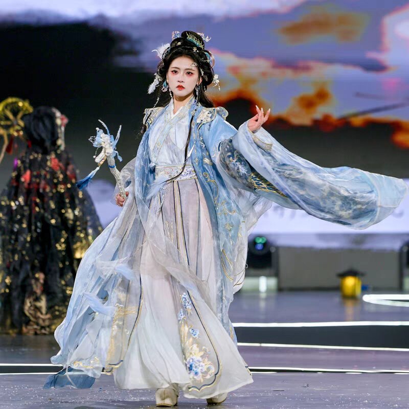 Reinventing the Qipao Dress:A Modern Ladys Perspective Reinventing the Qipao Dress:A Modern Ladys Perspective