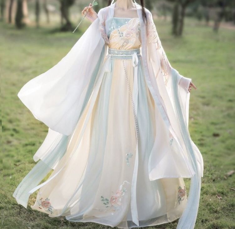 Ode to the Qipao:The Elegance of Odell Ode to the Qipao:The Elegance of Odell