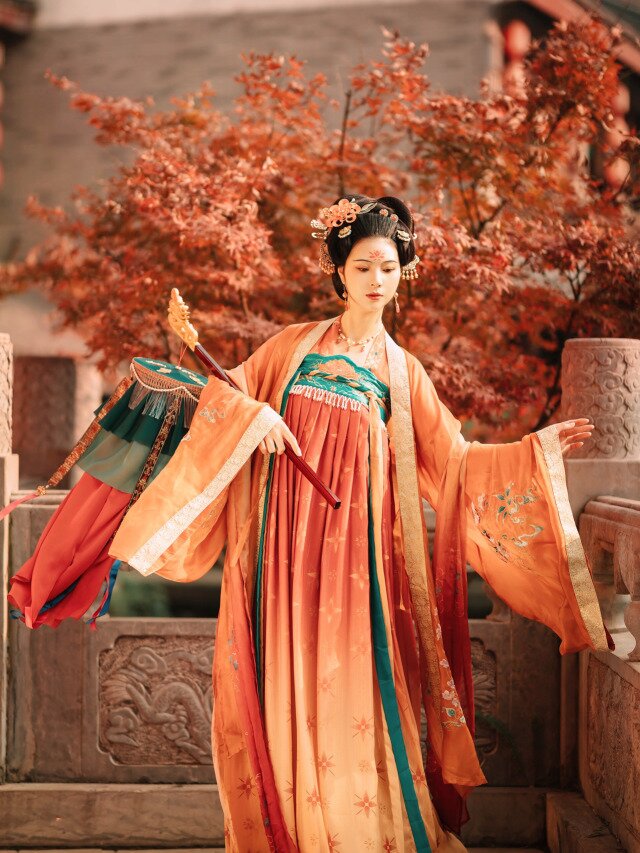 Custom-made Cheongsam:The Art of Craftsmanship in Traditional Chinese Clothing