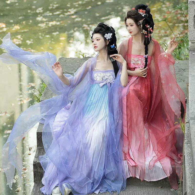 The Legend of Mermaid Tears and the Nine-Tailed Fox in Hanfu Tradition The Legend of Mermaid Tears and the Nine-Tailed Fox in Hanfu Tradition
