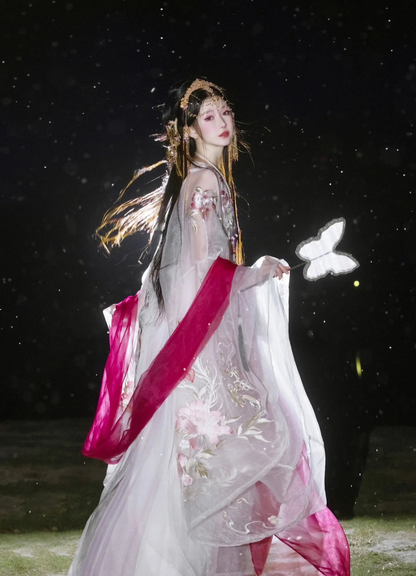 The Heavenly Dance of Hanfu:Unveiling the Splendor of Traditional Chinese Costume The Heavenly Dance of Hanfu:Unveiling the Splendor of Traditional Chinese Costume