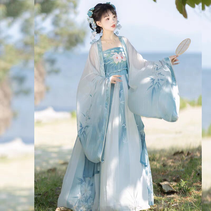 Elevating the Elegance of Traditional Hanfu Shoes:A 7-Centimeter Journey into Cultural Comfort Elevating the Elegance of Traditional Hanfu Shoes:A 7-Centimeter Journey into Cultural Comfort