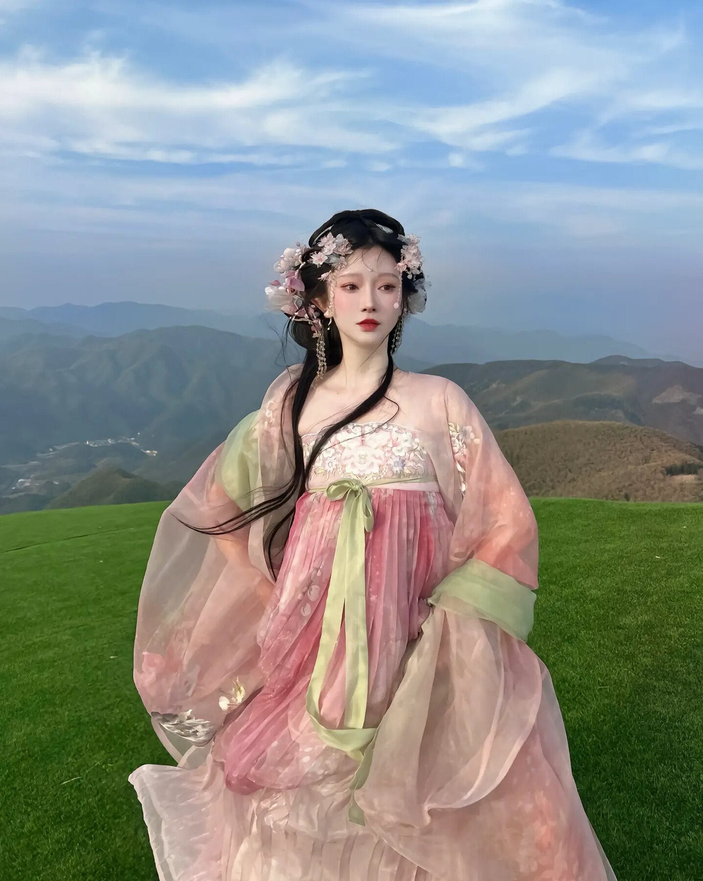 Summer Hanfu Dress for 12-Year-Old Girls:Thin and Comfortable Styles Summer Hanfu Dress for 12-Year-Old Girls:Thin and Comfortable Styles