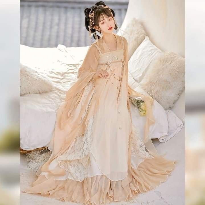 The Enchanting Union of Marital Bliss and Cheongsam Elegance:A Guide to Wedding Shoes and Gowns The Enchanting Union of Marital Bliss and Cheongsam Elegance:A Guide to Wedding Shoes and Gowns