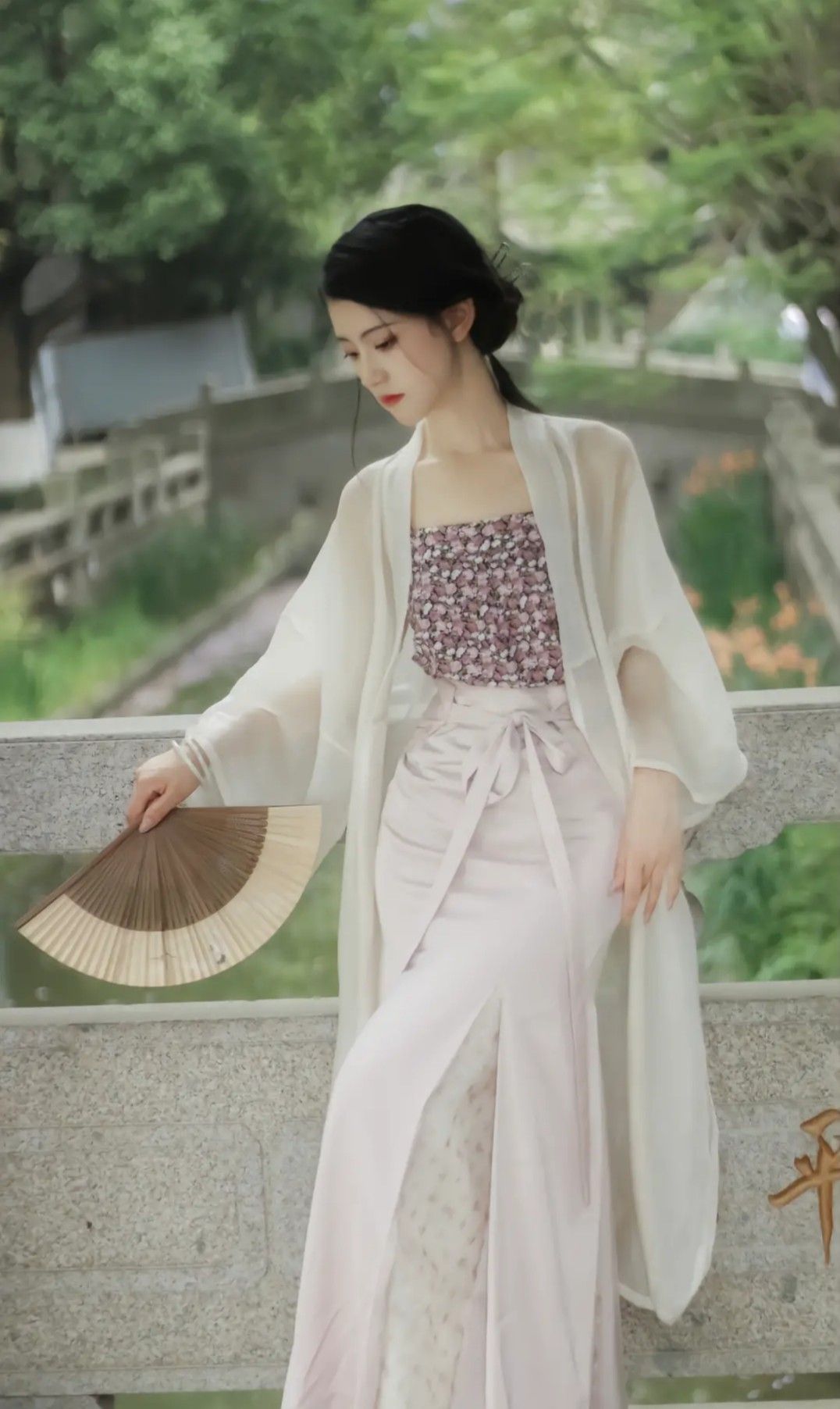The Students Long Cheongsam:A Tale of Traditional Elegance The Students Long Cheongsam:A Tale of Traditional Elegance