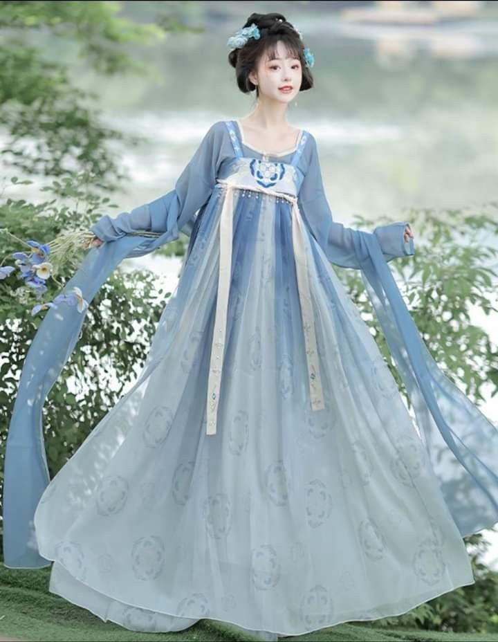 The Coarse-heeled High-heeled Shoes and Horseface Skirt:A Blend of Fashion and Tradition The Coarse-heeled High-heeled Shoes and Horseface Skirt:A Blend of Fashion and Tradition