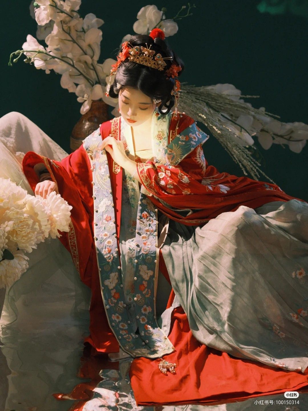 The North Star:Exploring the Essence of Hanfu Fashion The North Star:Exploring the Essence of Hanfu Fashion