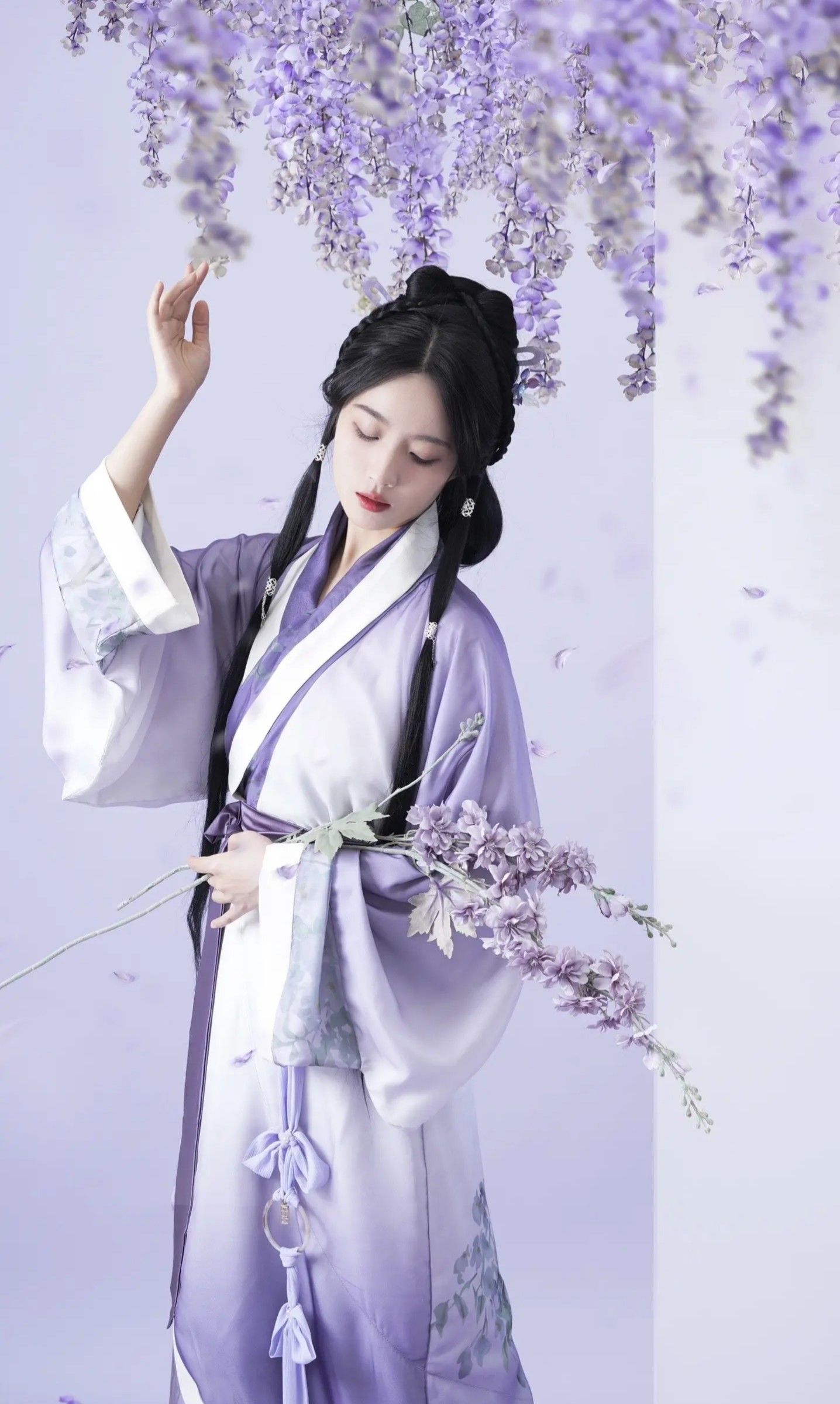 Pure Splendor of Hanfu Peibao:The Unadorned Elegance of Traditional Chinese Robes Pure Splendor of Hanfu Peibao:The Unadorned Elegance of Traditional Chinese Robes