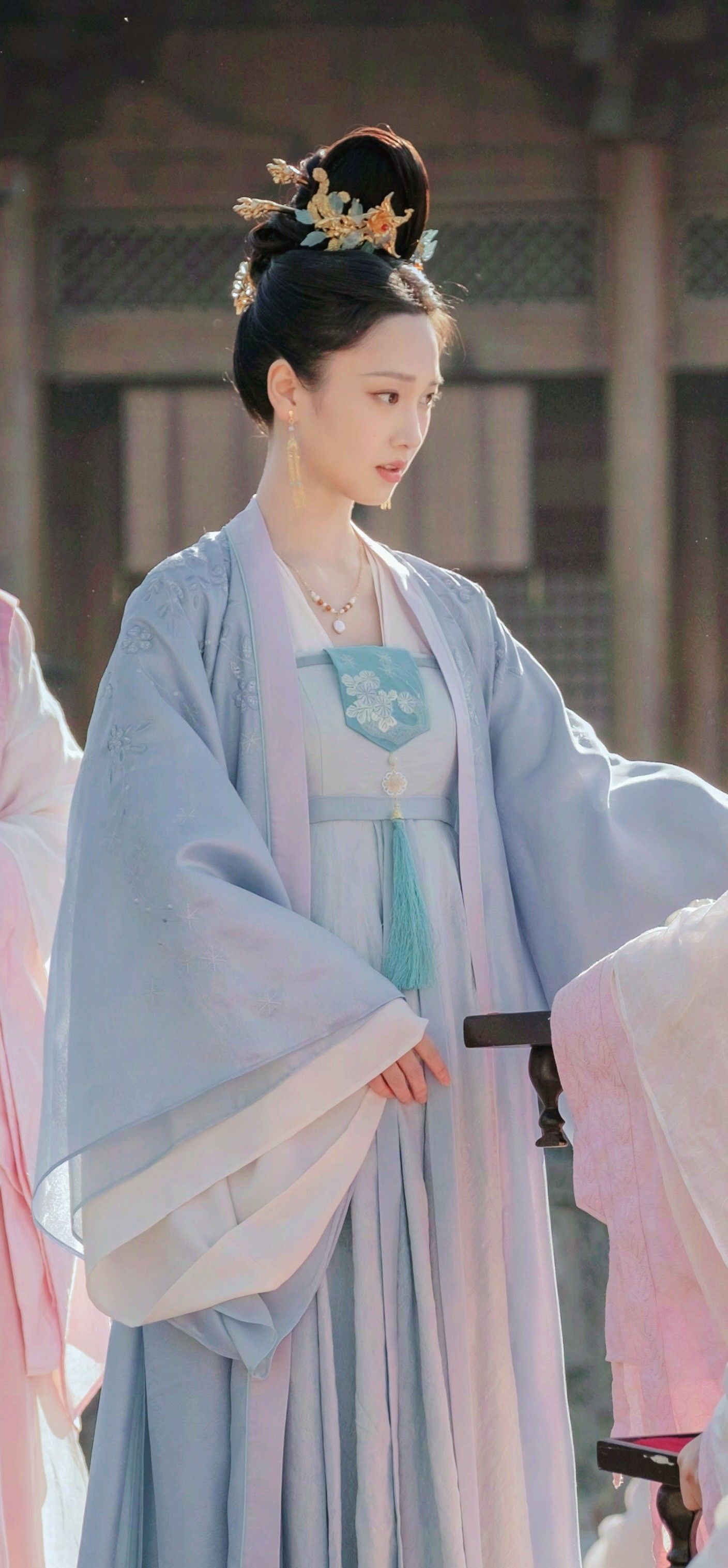 The Dreamlike Beauty of Hanfu in the Wei and Jin Dynasties The Dreamlike Beauty of Hanfu in the Wei and Jin Dynasties