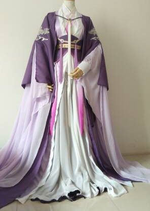The Glamour of Qipao Gowns at Fashion Shows The Glamour of Qipao Gowns at Fashion Shows