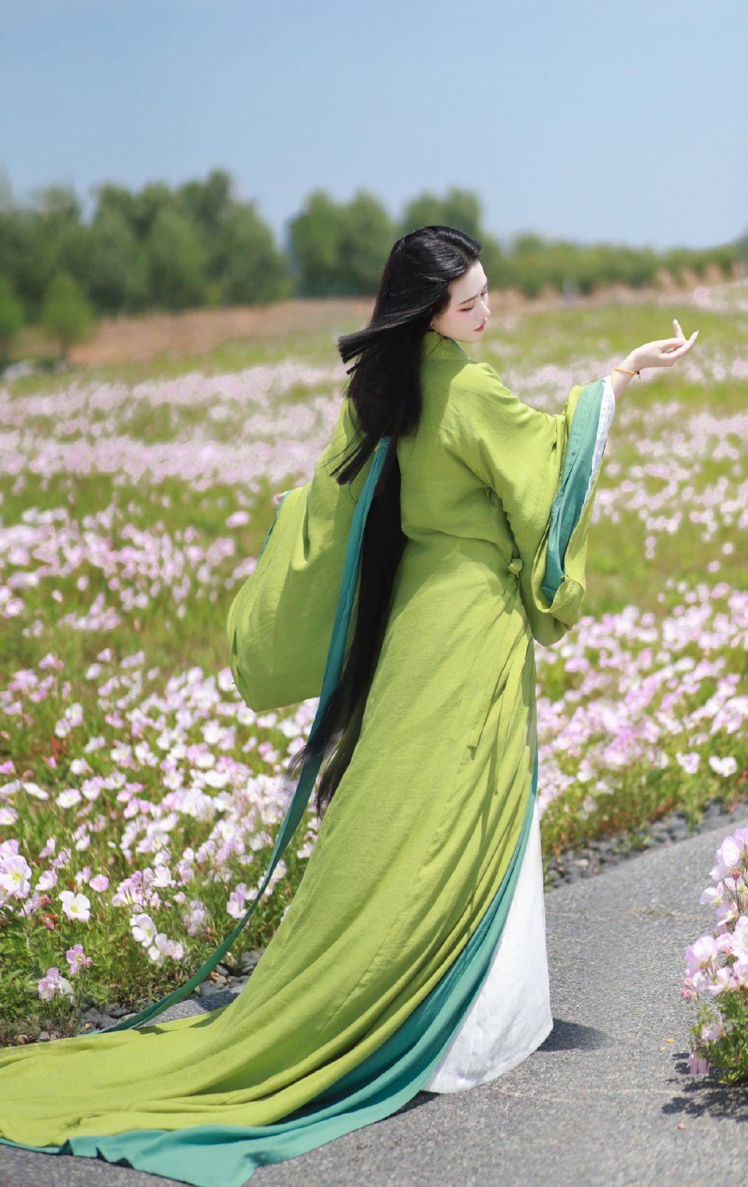 Plus Size Short-Armed Cheongsam Blouse:A Fashion Statement for All Body Types Plus Size Short-Armed Cheongsam Blouse:A Fashion Statement for All Body Types