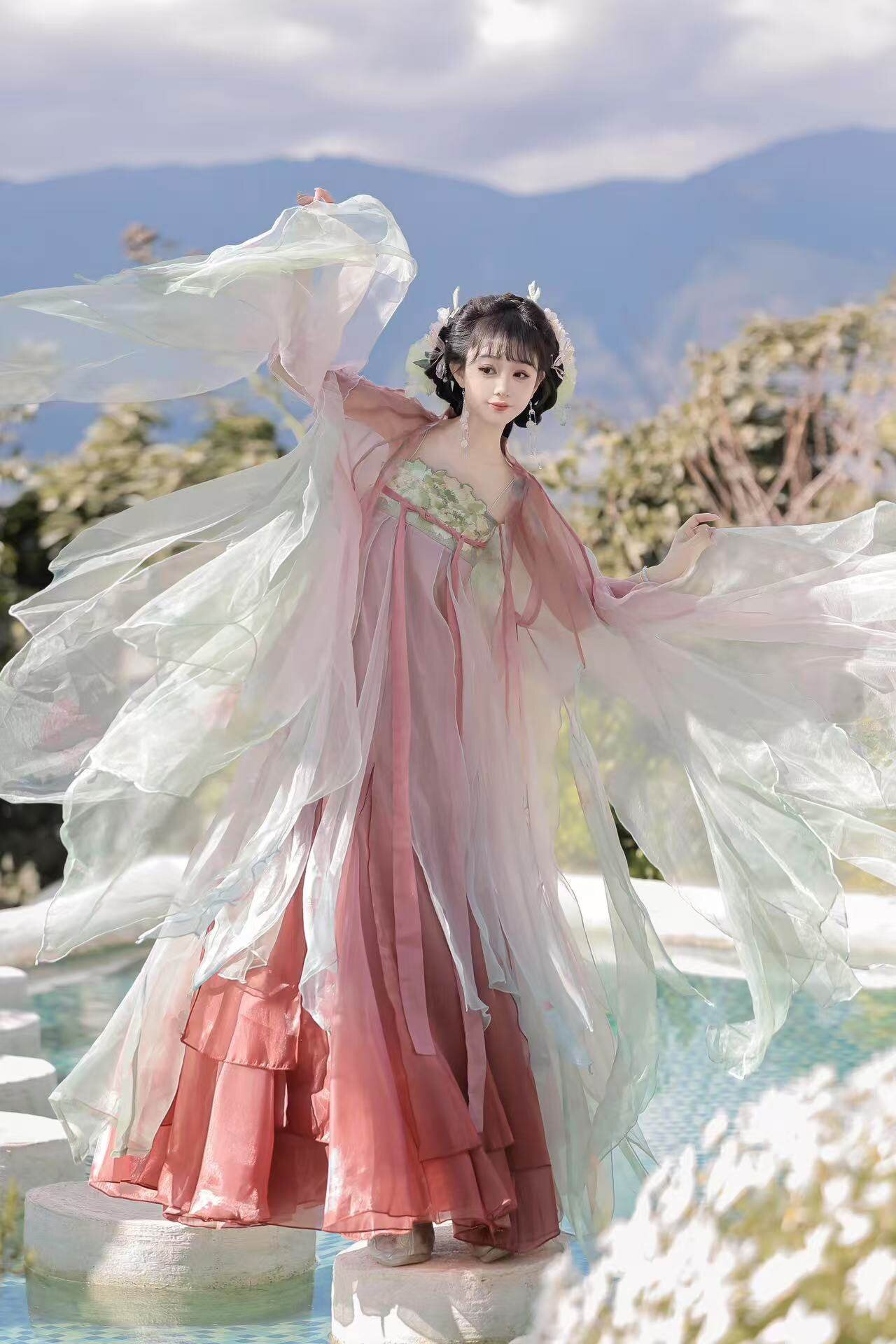 Reimagining the Cheongsam for the Petite Figure:The Evolution of the Aodi Fashion Reimagining the Cheongsam for the Petite Figure:The Evolution of the Aodi Fashion