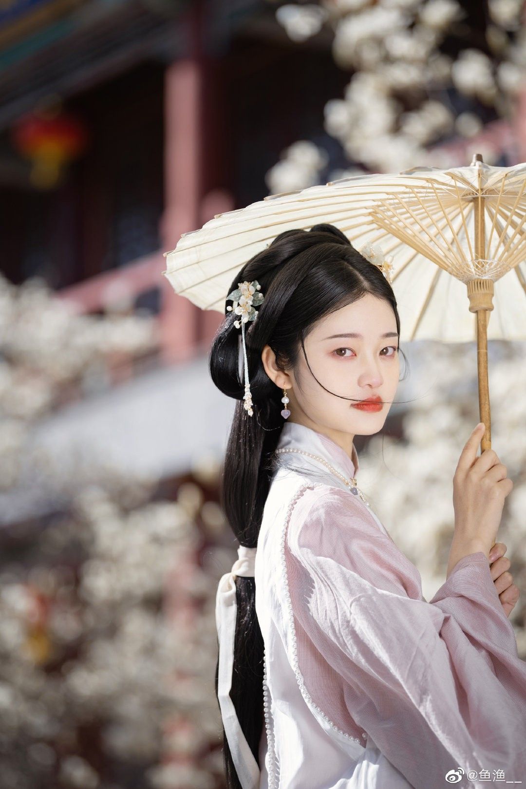 The Chic Evolution of Qipao Gowns:Merging Traditional Elegance with Modern Glamour The Chic Evolution of Qipao Gowns:Merging Traditional Elegance with Modern Glamour