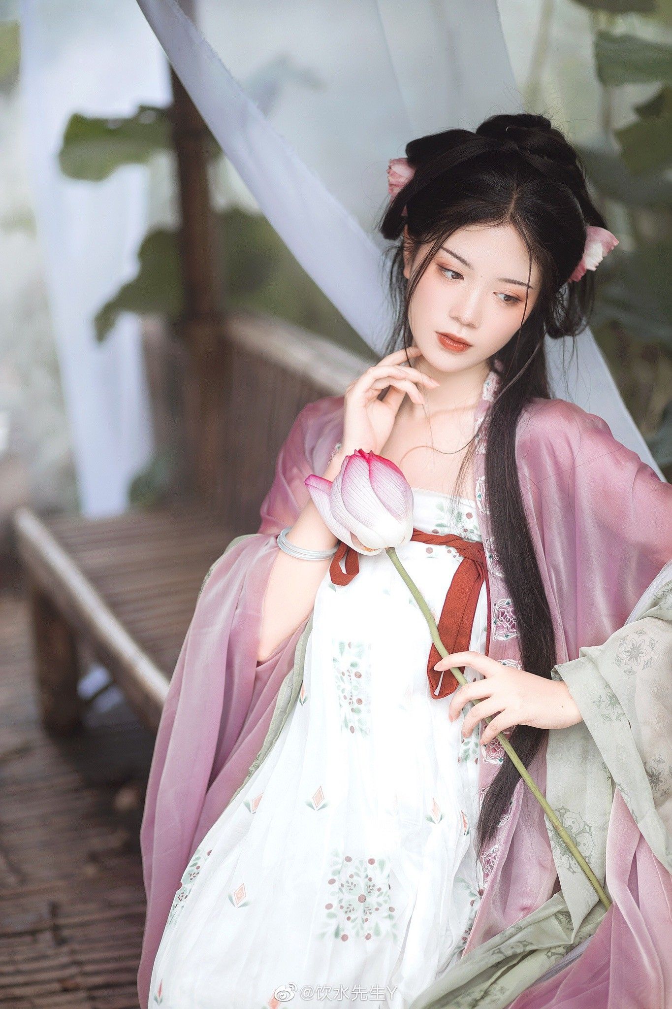 Elite Craftsmanship in Heavy Embroidery Hanfu Four-Piece Set:A Blend of Tradition and Modernity Elite Craftsmanship in Heavy Embroidery Hanfu Four-Piece Set:A Blend of Tradition and Modernity
