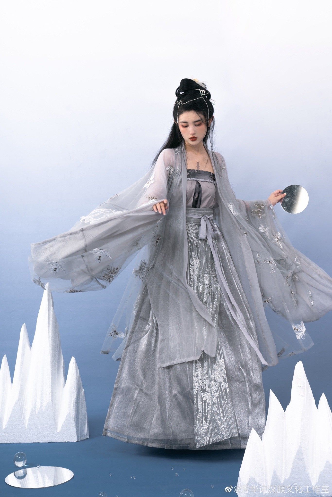 The Splendor of Cherry Blossom-Inspired Hanfu Fashion:A Cultural Journey The Splendor of Cherry Blossom-Inspired Hanfu Fashion:A Cultural Journey