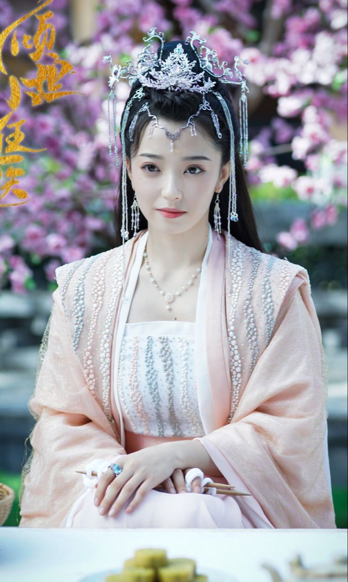 Reinventing Hanfu Coats:An Exploration of Spring and Autumn Fashion Innovations Reinventing Hanfu Coats:An Exploration of Spring and Autumn Fashion Innovations