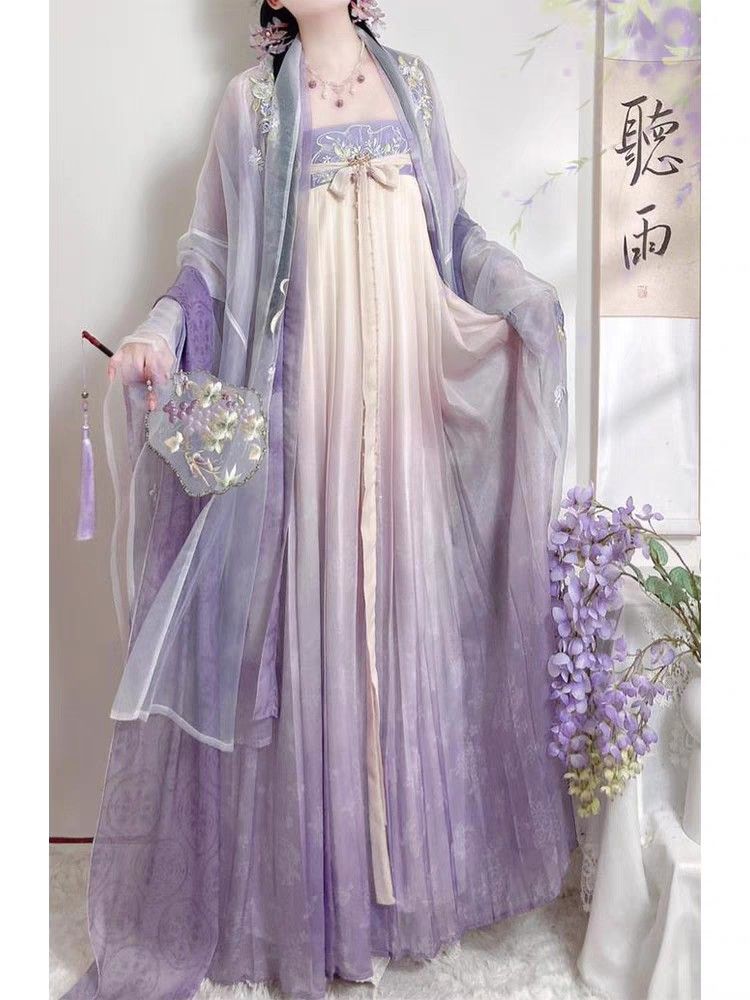The Song Dynasty Beauty Portrait in Hanfu Fashion:A Glimpse into Traditional Chinese Elegance The Song Dynasty Beauty Portrait in Hanfu Fashion:A Glimpse into Traditional Chinese Elegance