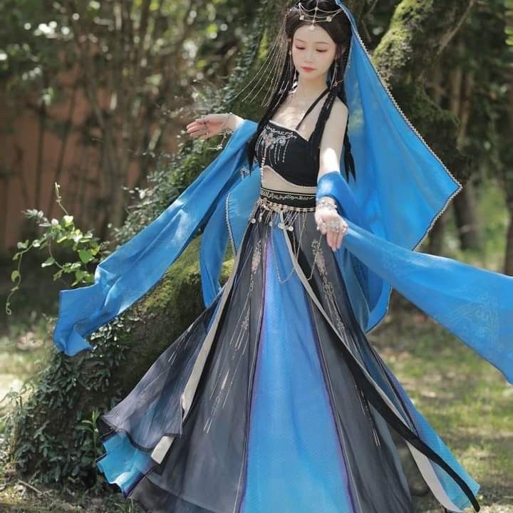 Reimagining Cheongsam-Style Dress for the Petite Figure Reimagining Cheongsam-Style Dress for the Petite Figure
