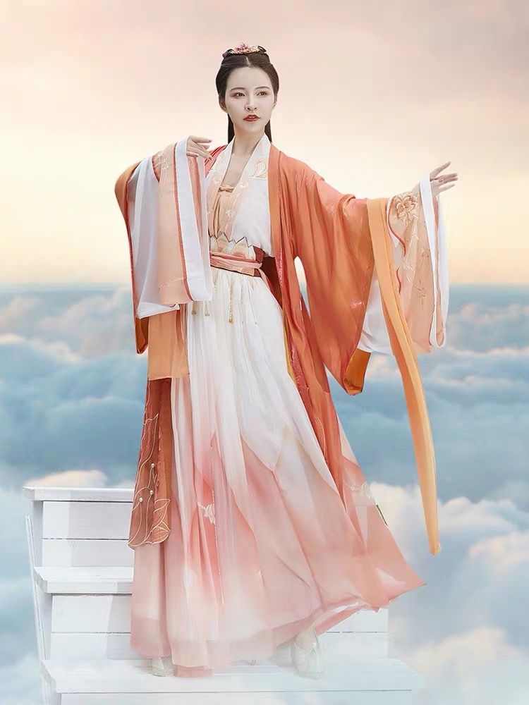 The Rise of Double-Piped Cheongsam:The Evolution of Traditional Elegance The Rise of Double-Piped Cheongsam:The Evolution of Traditional Elegance