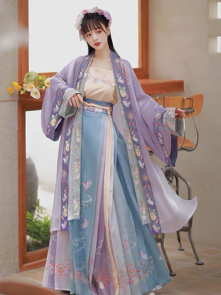 TB Colorful Pearl Gardens:Opera and Traditional Costumes in a Vibrant Blend TB Colorful Pearl Gardens:Opera and Traditional Costumes in a Vibrant Blend