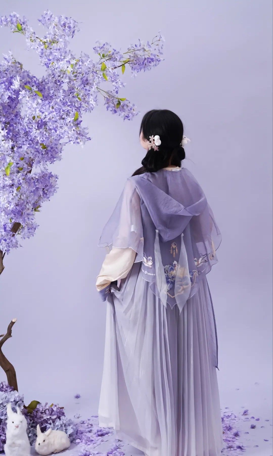 Elementary School Girls in Traditional Chinese Hanfu:A Fairy-like and Ancient Style Elementary School Girls in Traditional Chinese Hanfu:A Fairy-like and Ancient Style