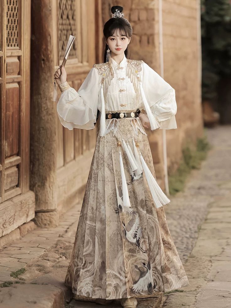 Summer Classics:The Elegance of Song Dynasty Hanfu Fashion
