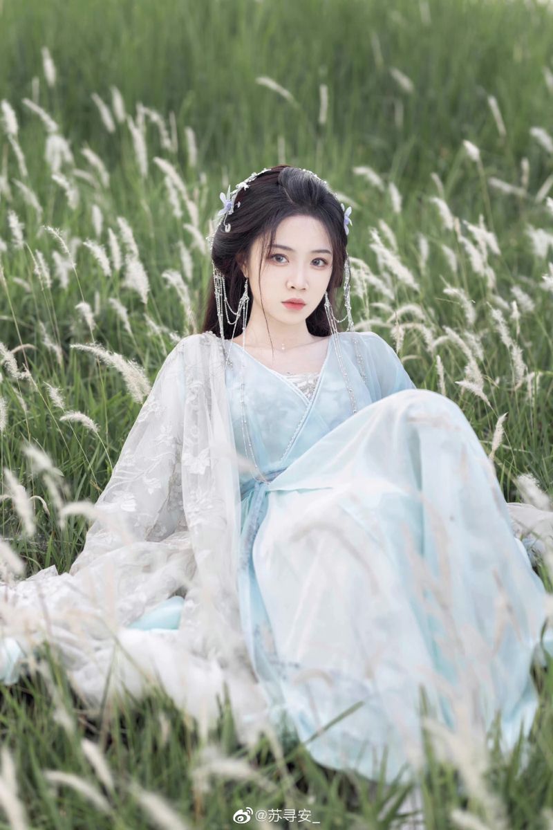 Children in Red Zhaoyuan Hanfu:Preserving Traditional Chinese Culture Children in Red Zhaoyuan Hanfu:Preserving Traditional Chinese Culture