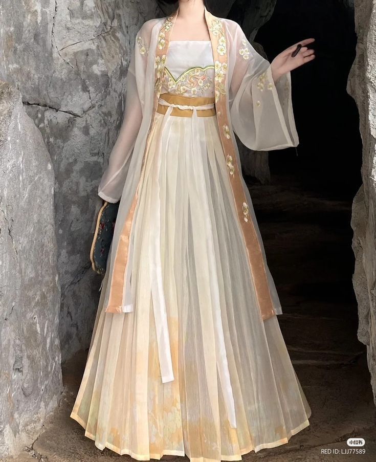 Elite Elegance:The Allure of High-End Cheongsam Overcoats Elite Elegance:The Allure of High-End Cheongsam Overcoats