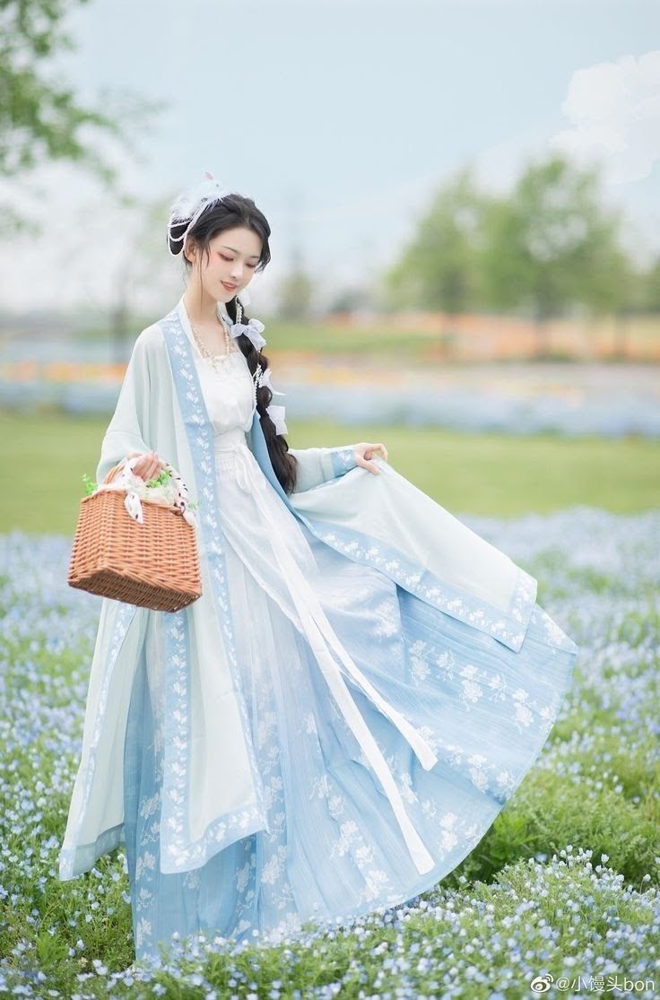Vintage Style of Chinese Womens Student Cheongsam:A Glimpse into the Era of Republic China Vintage Style of Chinese Womens Student Cheongsam:A Glimpse into the Era of Republic China