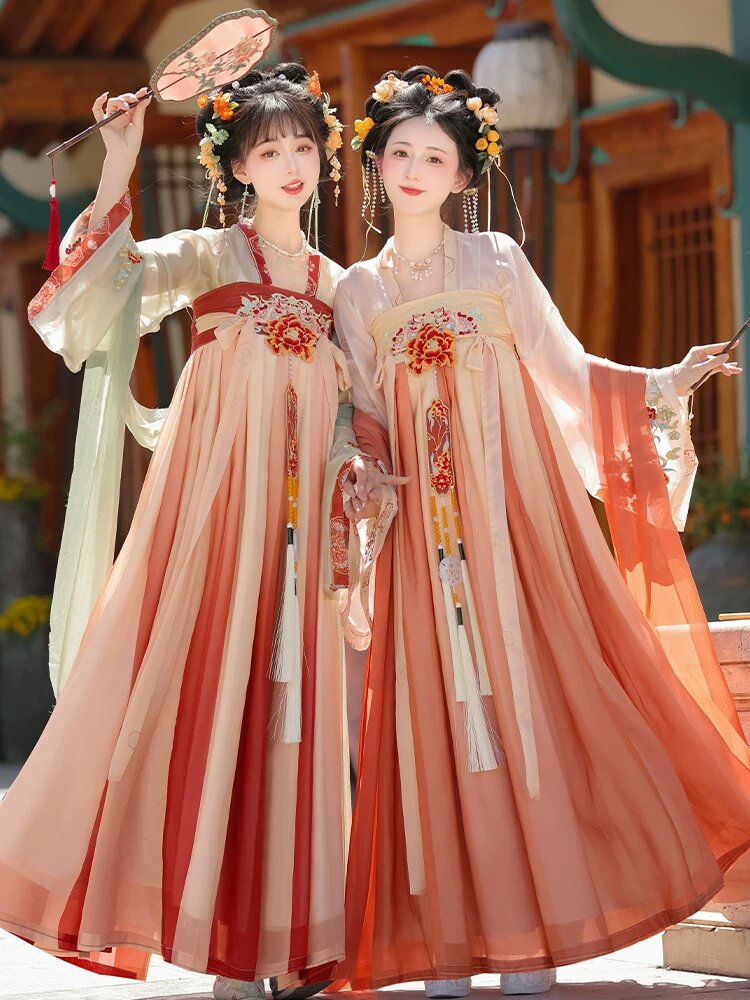 The Splendor of Hanfu in the Five Dynasties and Ten Kingdoms The Splendor of Hanfu in the Five Dynasties and Ten Kingdoms