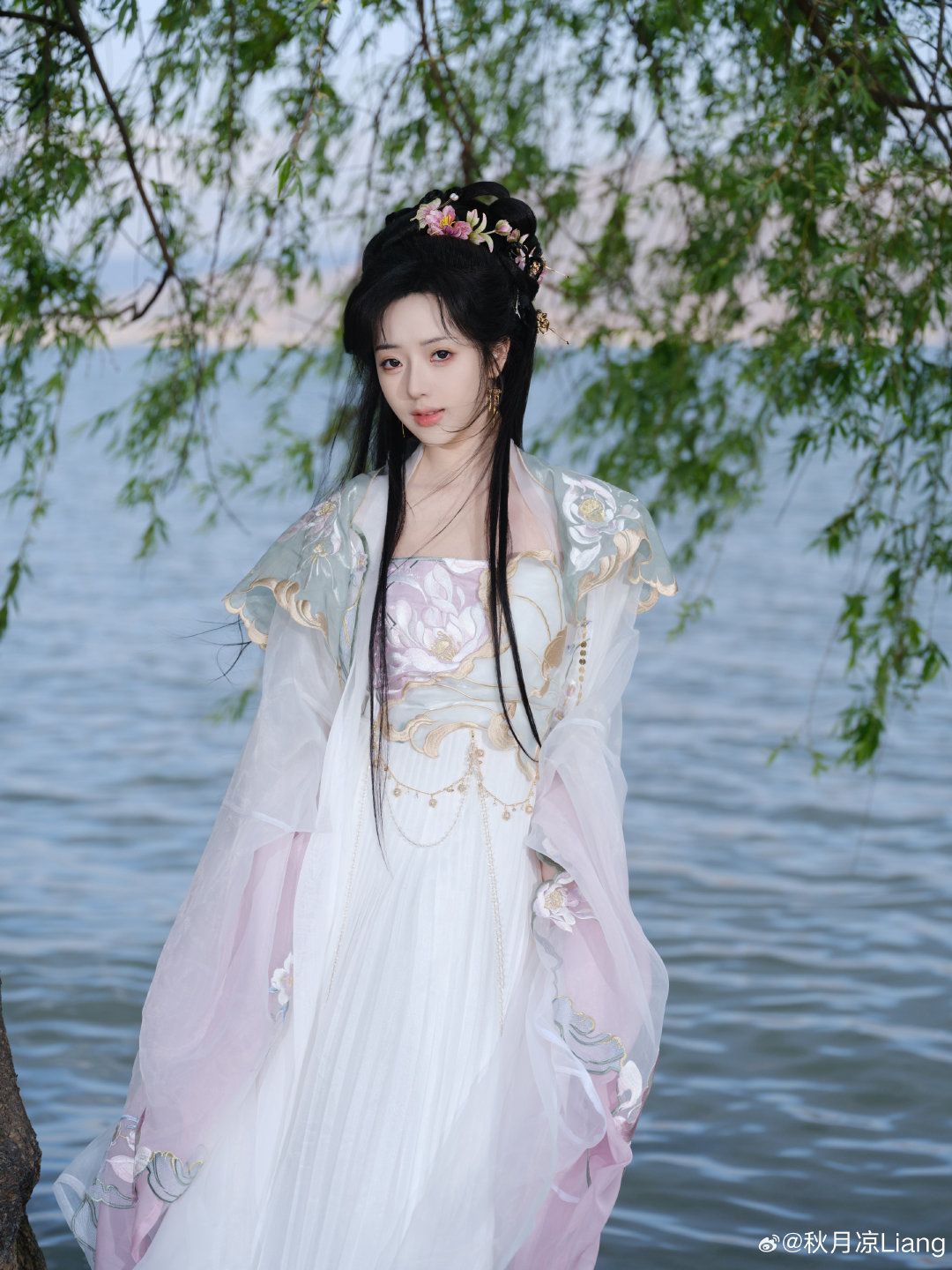 The Evolution of Workwear Qipao:A Blend of Tradition and Modernity The Evolution of Workwear Qipao:A Blend of Tradition and Modernity