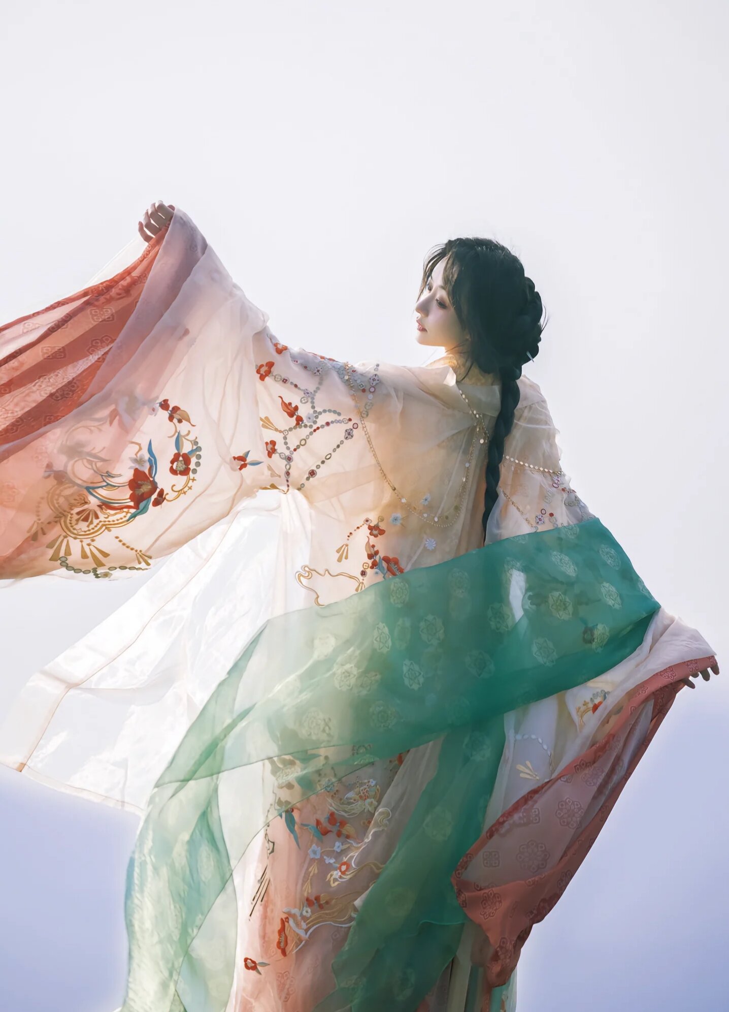 Summer in a Blooming Cheongsam:The Elegance of a Girls Qipao Summer in a Blooming Cheongsam:The Elegance of a Girls Qipao