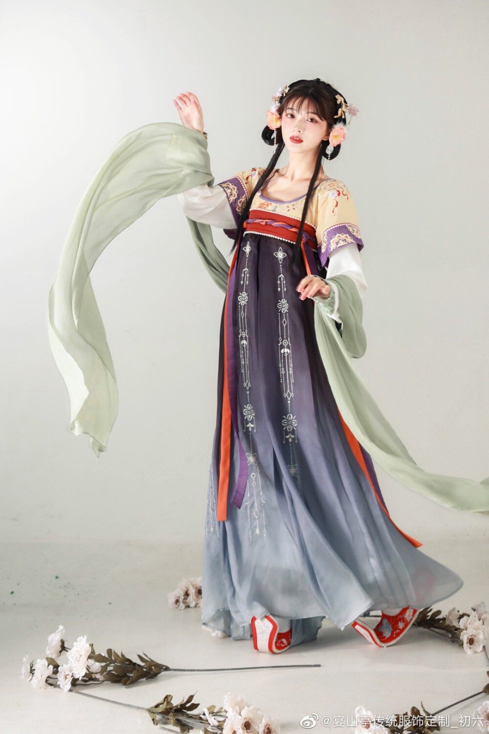 Moco Cheongsam:A Blend of Traditional Elegance and Modern Charm Moco Cheongsam:A Blend of Traditional Elegance and Modern Charm