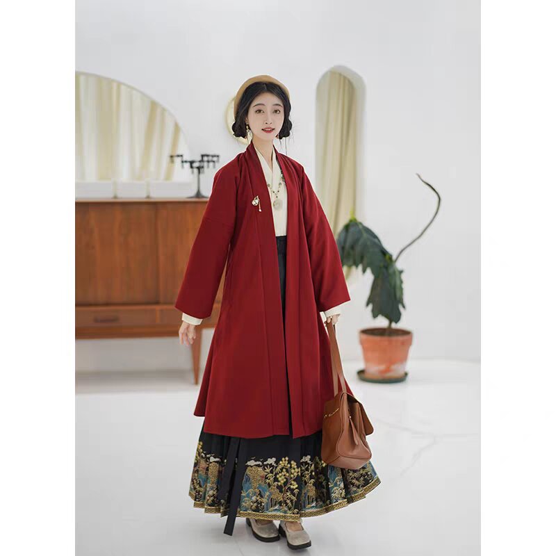 Glacial Silk Cheongsam:Embracing New Elegance and Seductive Beauty Glacial Silk Cheongsam:Embracing New Elegance and Seductive Beauty
