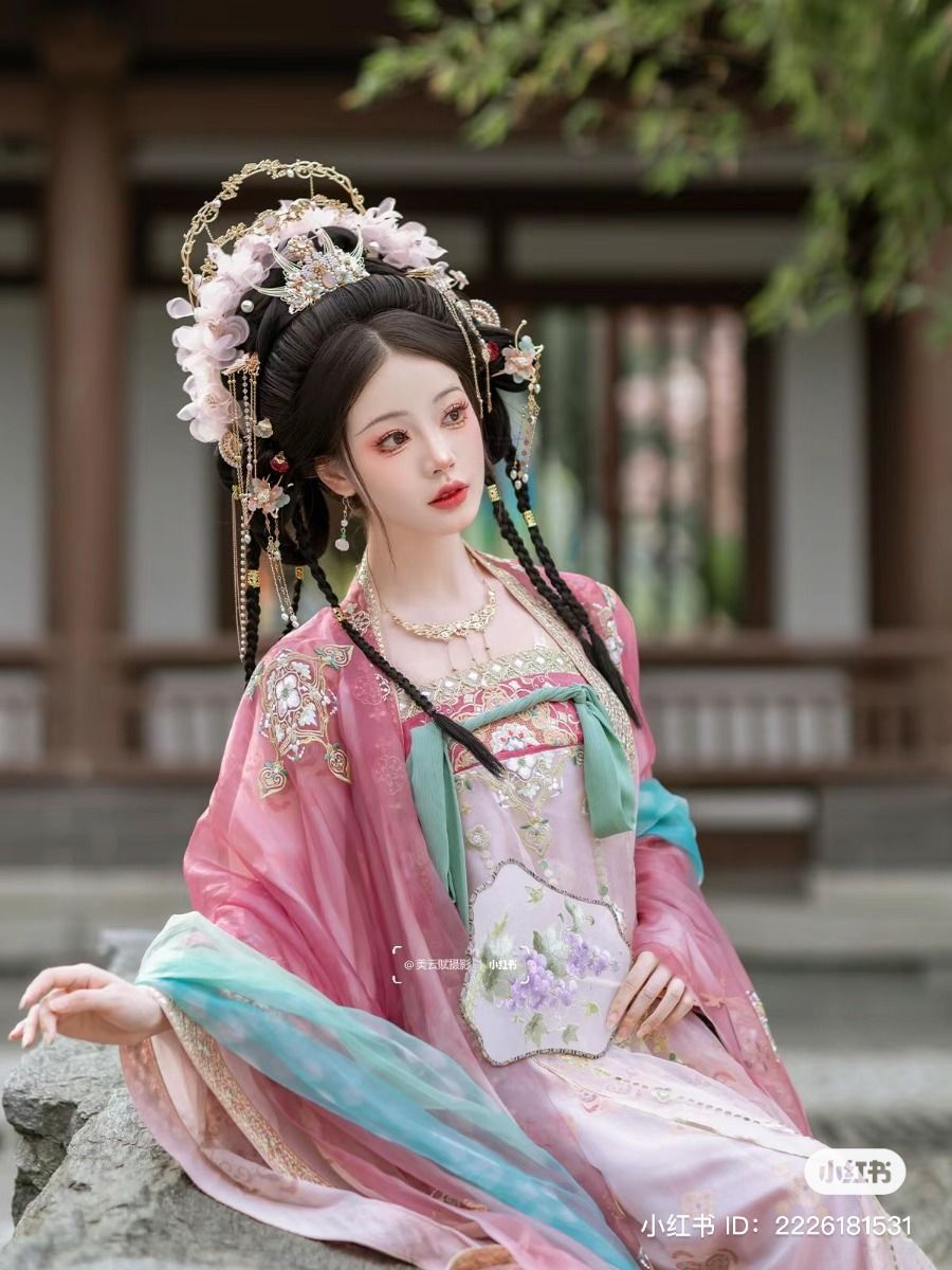 Vintage Wig Fringes:Exploring the Charm of Ancient Costume Hair Extensions Vintage Wig Fringes:Exploring the Charm of Ancient Costume Hair Extensions