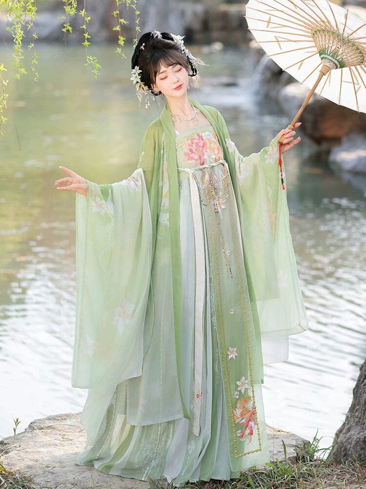 Short Cheongsam:The New Fashion Trend in 2023 Short Cheongsam:The New Fashion Trend in 2023