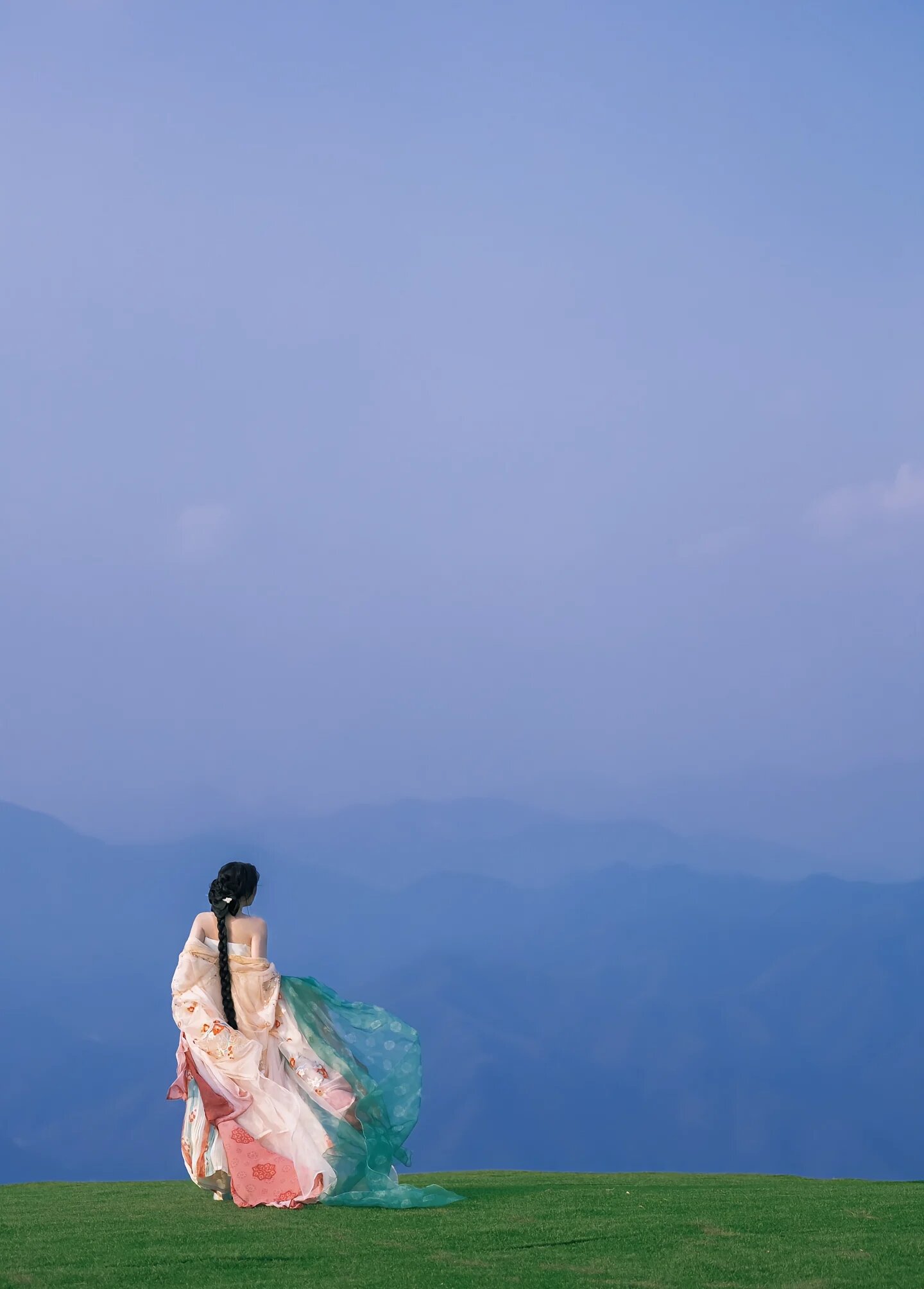 Chinese-Style Red Traditional Costume for Women:A Blend of Elegance and Heritage Chinese-Style Red Traditional Costume for Women:A Blend of Elegance and Heritage