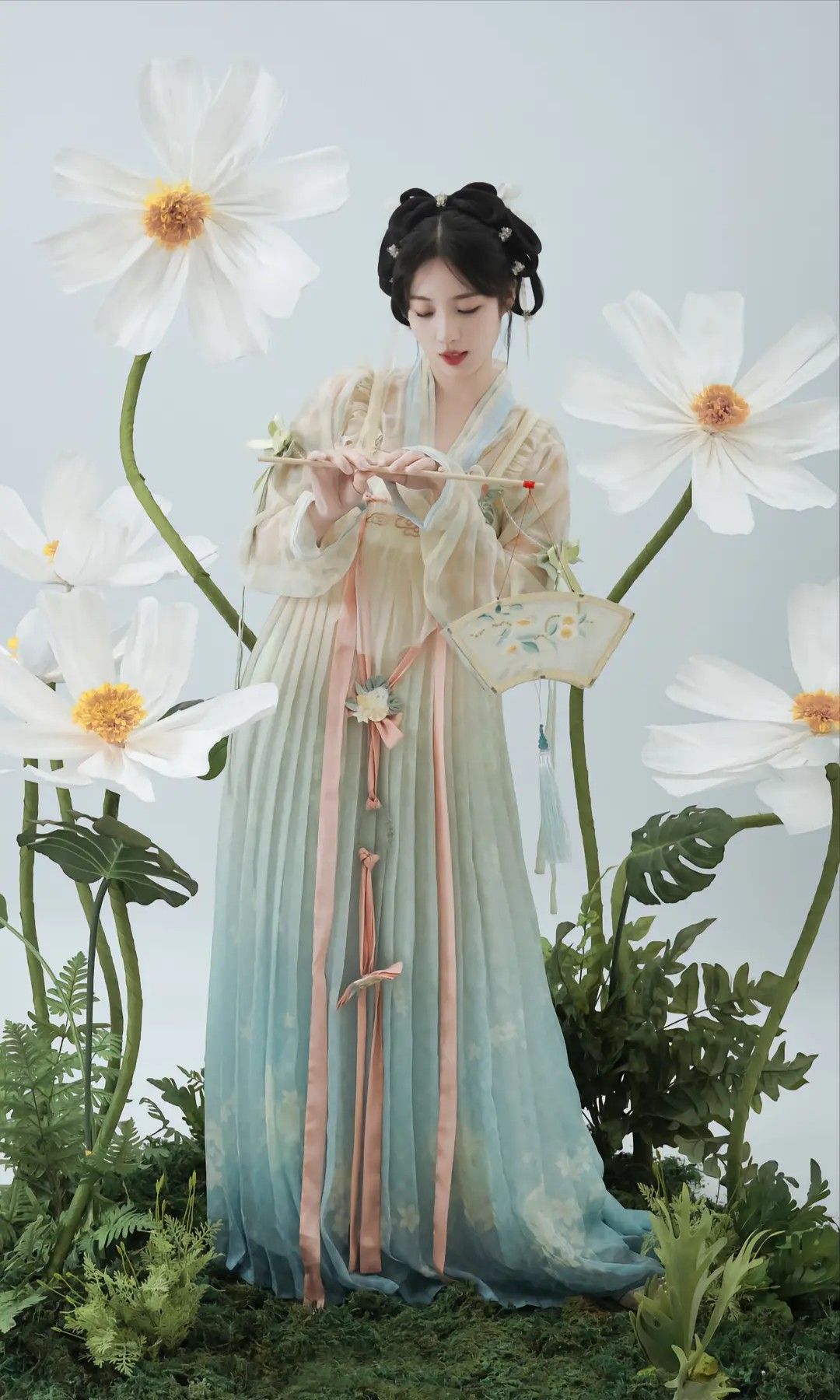 Rental Services for Traditional Hanfu Costumes:An Insight for Adults Rental Services for Traditional Hanfu Costumes:An Insight for Adults