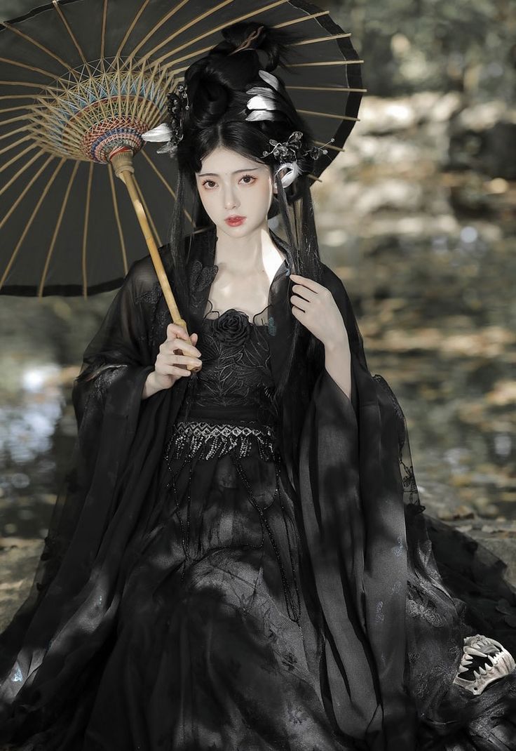 The Splendor of Tang-Style Hanfu Wedding Headwear:A Journey Through Ancient Chinese Elegance The Splendor of Tang-Style Hanfu Wedding Headwear:A Journey Through Ancient Chinese Elegance