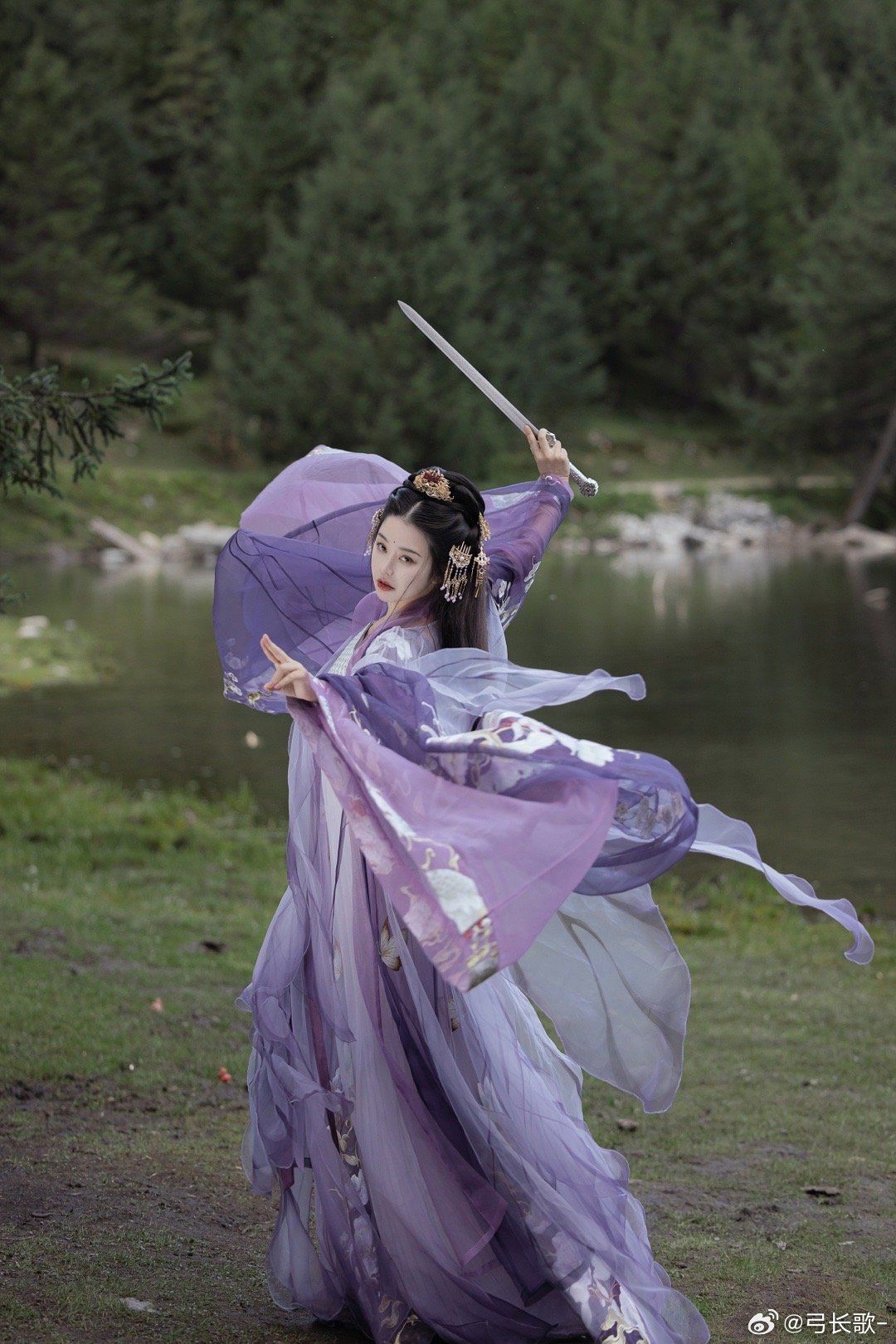Purple Cheongsam with a Shawl Overcoat:A Blend of Traditional Elegance and Modern Charm Purple Cheongsam with a Shawl Overcoat:A Blend of Traditional Elegance and Modern Charm