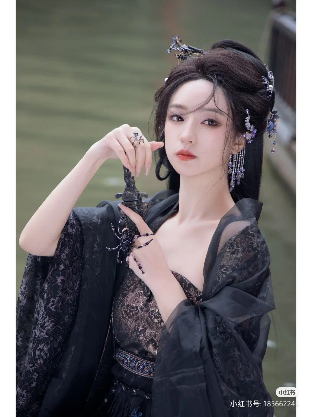 The Splendid Charm of Flower-Patterned Cheongsam The Splendid Charm of Flower-Patterned Cheongsam