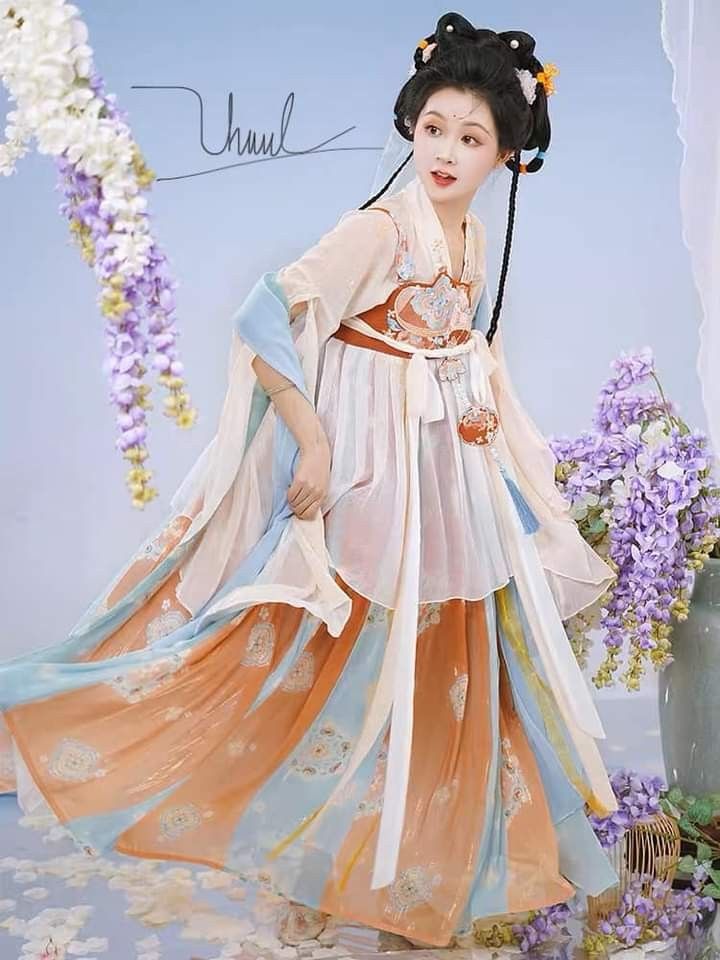 The Elegance of High-Heeled Shoes paired with Qipao:A Cultural Fusion of Fashion and Tradition The Elegance of High-Heeled Shoes paired with Qipao:A Cultural Fusion of Fashion and Tradition