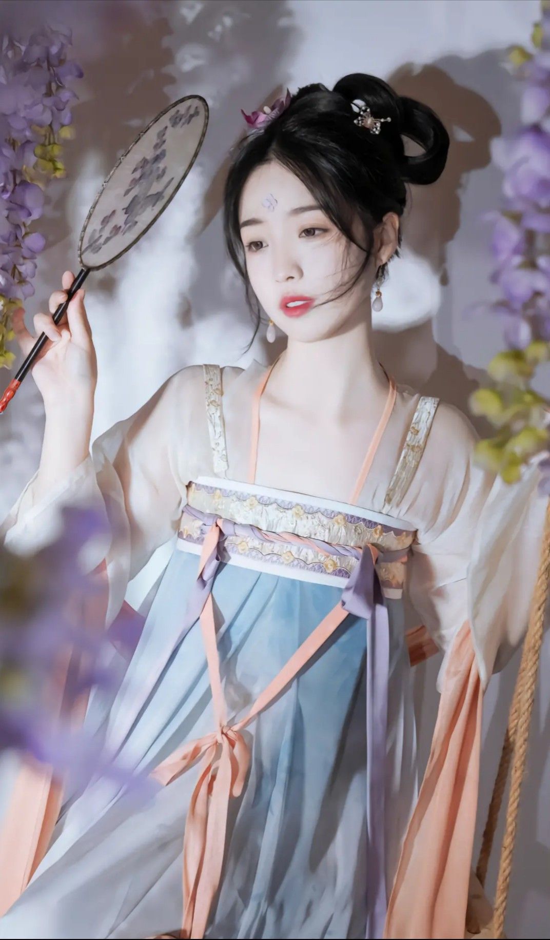 Ancient Costume Skirts and the Introduction of Hanfu for Elementary School Students Ancient Costume Skirts and the Introduction of Hanfu for Elementary School Students