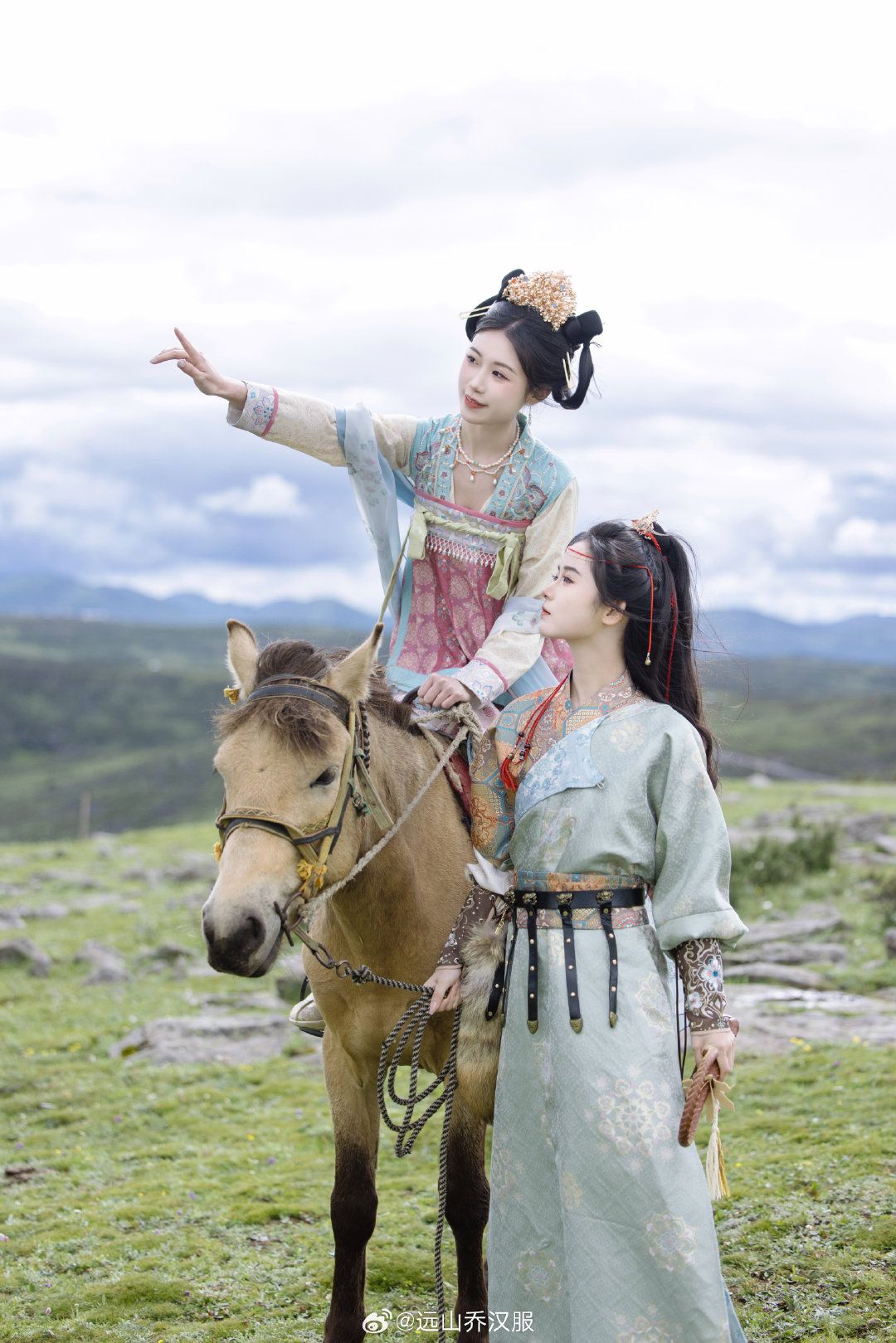 Imperial Consorts Hanfu in Ancient China:A Glimpse into Splendid Splendor Imperial Consorts Hanfu in Ancient China:A Glimpse into Splendid Splendor