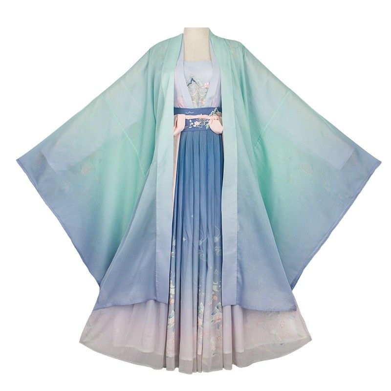 The Splendid Three Blue Embroidery Horseface Skirt:A Blend of Tradition and Elegance The Splendid Three Blue Embroidery Horseface Skirt:A Blend of Tradition and Elegance