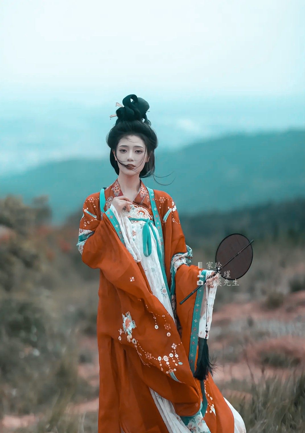 Embracing Modernity in a Summer Cheongsam:The Evolution of Traditional Elegance Embracing Modernity in a Summer Cheongsam:The Evolution of Traditional Elegance
