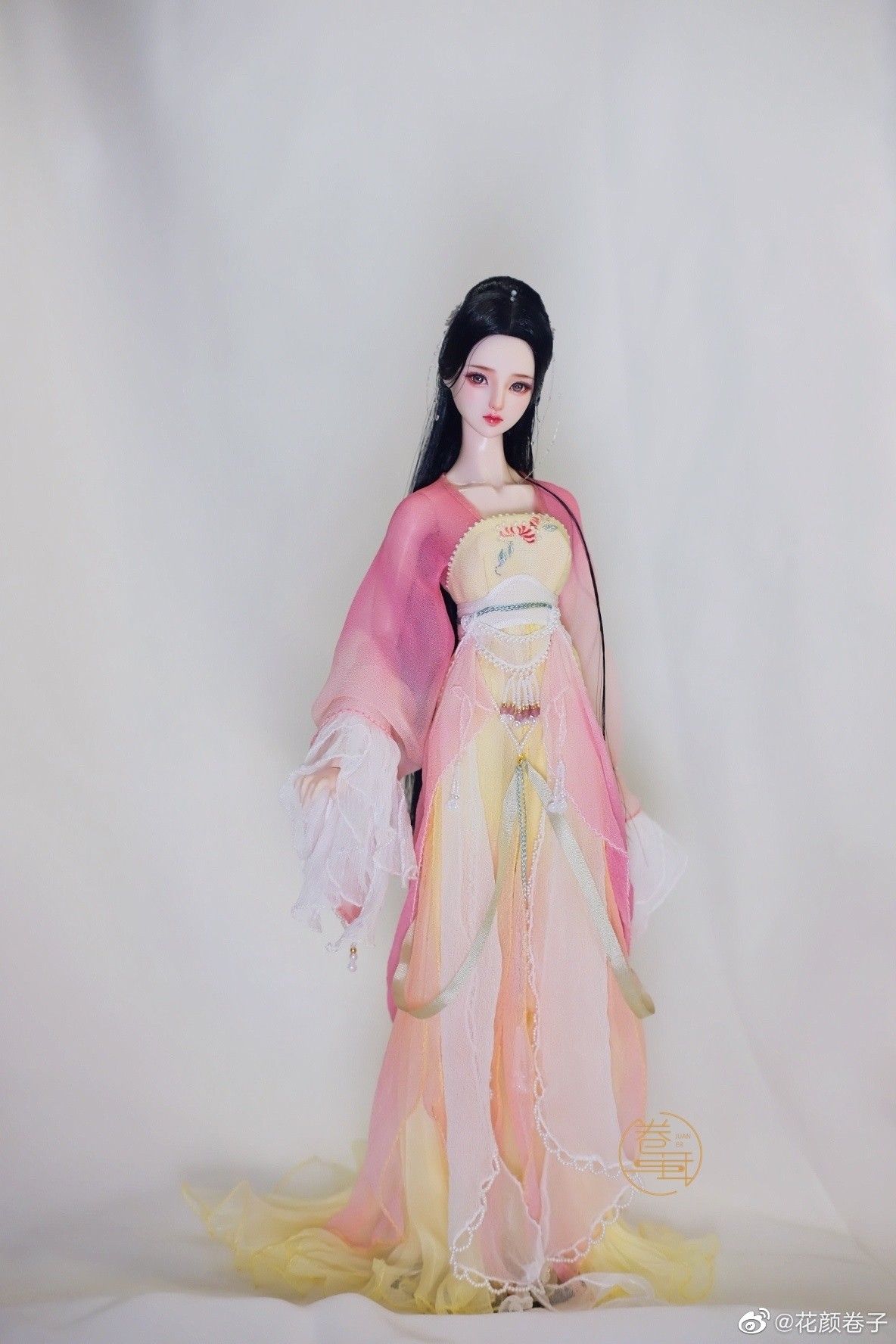 Ancient Girls Hanfu Costume:A Journey into the World of Third-Grade Traditional Chinese Attire Ancient Girls Hanfu Costume:A Journey into the World of Third-Grade Traditional Chinese Attire